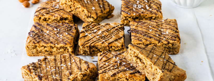 vegan almond butter oat bars